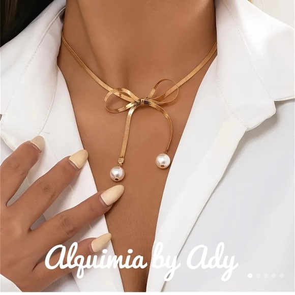 Gold and pearls herringbone chain charms bracelet - Picture 1 of 6